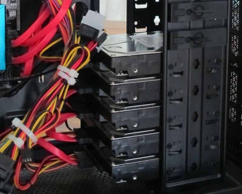 HGST 2TB HDDs installed using screws #2