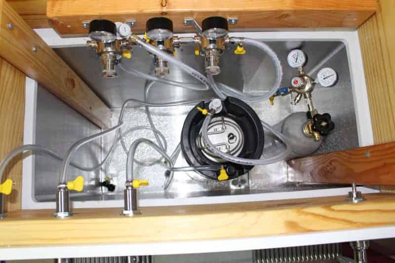 Plumbing the kegs, taps and gas connections #1