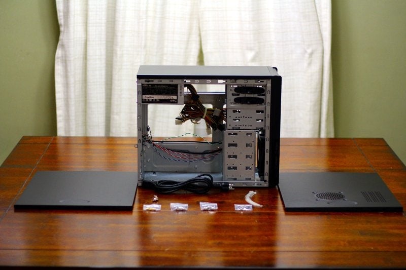 Cooler Master Elite 342 – Case and Accesories