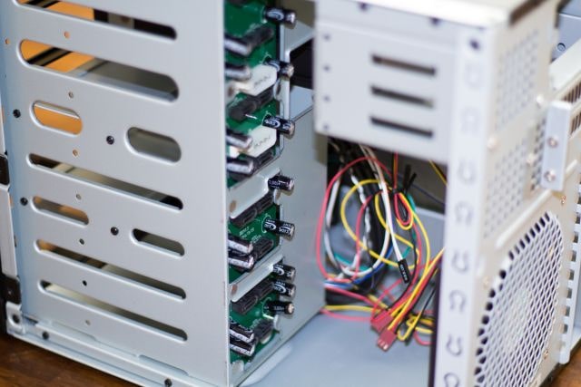 DS380B Case - Drive Cage #1