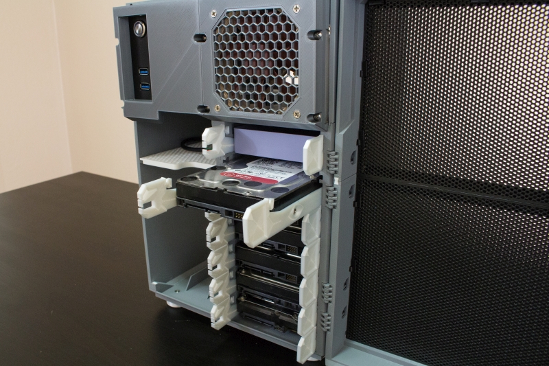 HDDs installed in cage #2