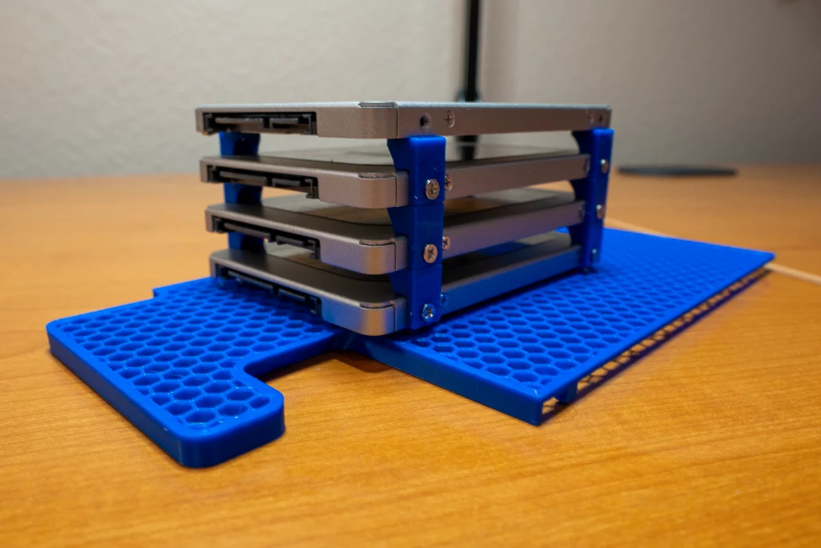 MK735 Drive Caddy with SATA SSDs #2