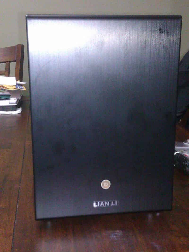 Lian-LI PC-QC25B from Front